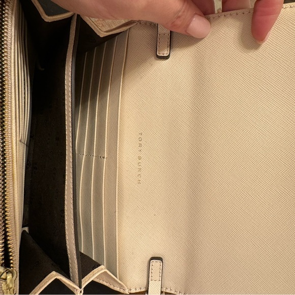 Tory Burch Crossbody/Clutch with Gold Details - Picture 4 of 6
